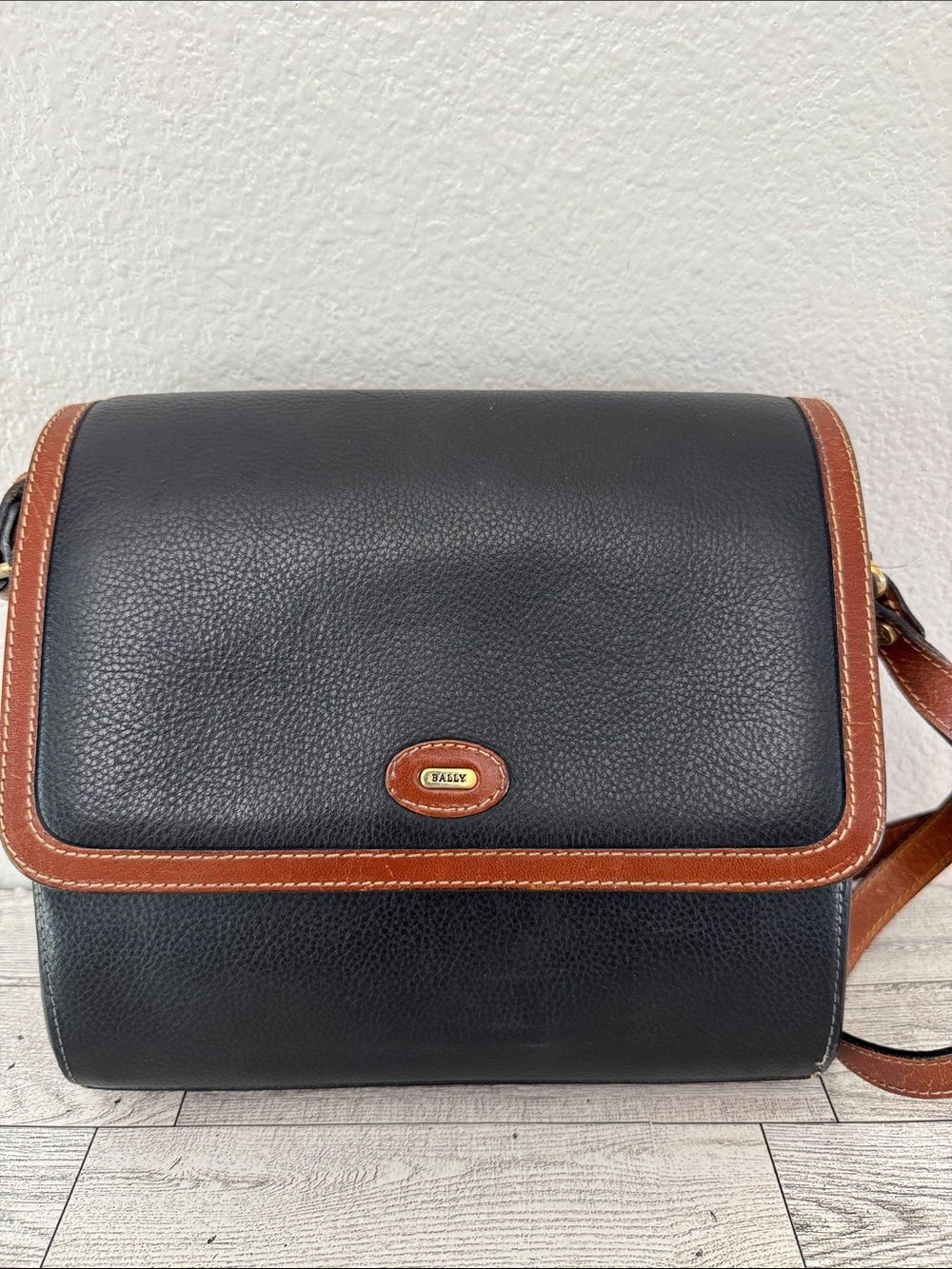 Vintage Bally Black Leather Crossbody with Brown Trim - Picture 7 of 15